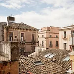 Duomo & University Rooms Catania Center 4*