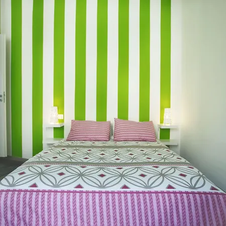 Universita Nocleg ze śniadaniem 4*