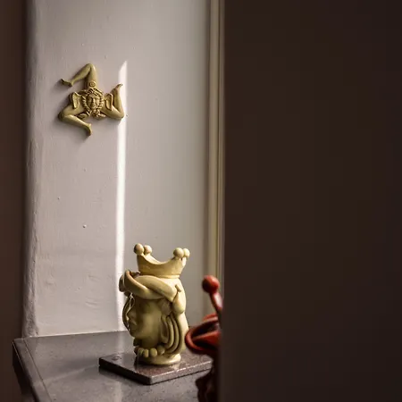 Universita Nocleg ze śniadaniem 4*