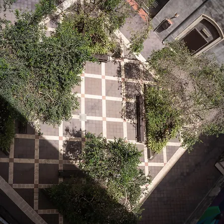 Nocleg ze śniadaniem Universita 4*