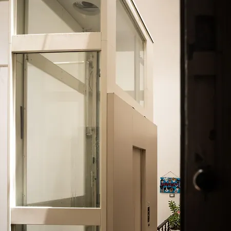 Universita Nocleg ze śniadaniem