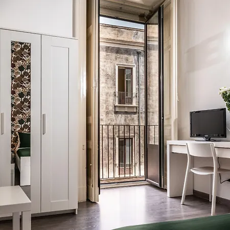 Nocleg ze śniadaniem Universita 4*