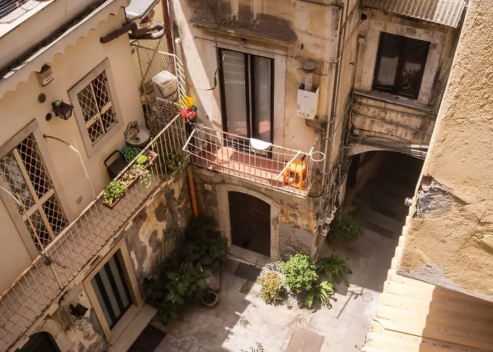 Duomo & Universita Katánie